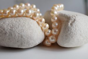 pearls-2651960_640